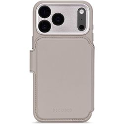 Decoded Detachable Wallet Housse iPhone 17 Pro MagSafe Etui avec Coque Détachable en Cuir Véritable Porte-Monnaie - Solid Clay