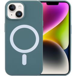 Mobigear Rubber Touch Coque iPhone 15 MagSafe Coque arrière en Silicone - Vert