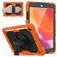 Mobigear SureGrip Xtreme Coque iPad 9 (2021) Coque Arrière Rigide Antichoc + Porte-crayon + Bandoulière + Support Amovible - Noir / Orange