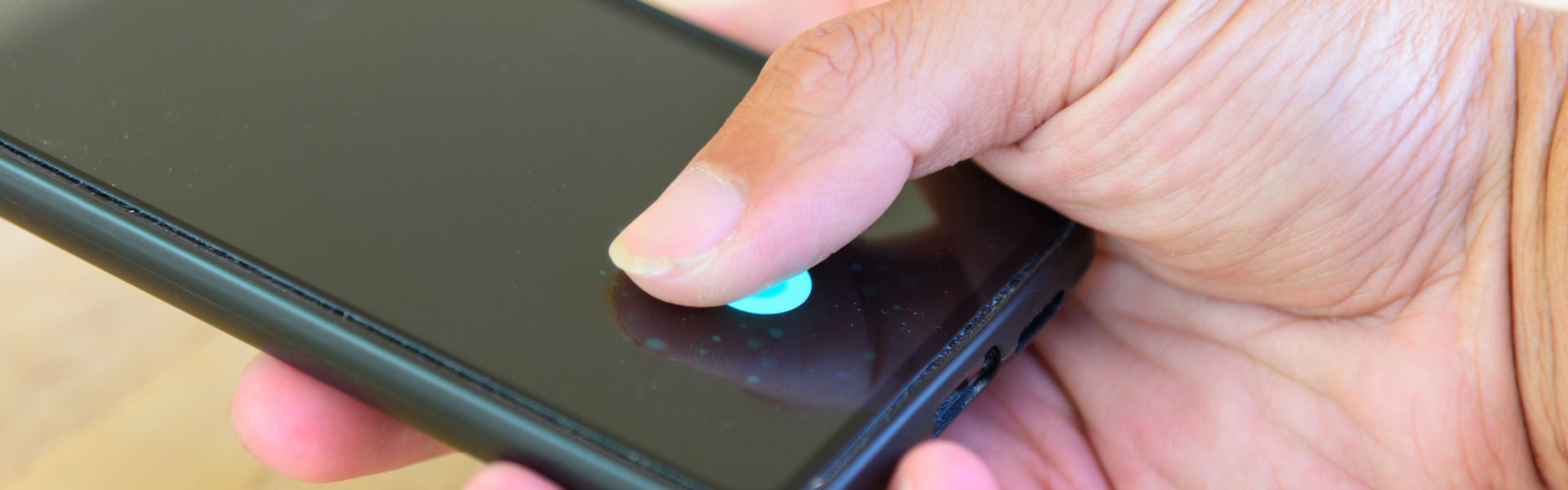 Installer protection d'écran avec lecteur d'empreintes digitales