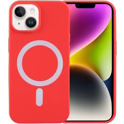 Mobigear Rubber Touch Coque iPhone 15 MagSafe Coque arrière en Silicone - Rouge