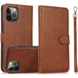 Mobigear Wallet Housse iPhone 16 Pro Etui avec Coque Détachable Porte-Monnaie - Marron