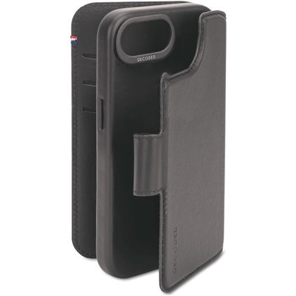 Decoded Detachable Wallet Housse iPhone 16e Etui avec Coque Détachable en Cuir Véritable Porte-Monnaie - Noir