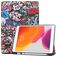Mobigear Tri-Fold Gel Coque iPad 7 (2019) Etui en TPU,Similicuir + Porte-crayon - Grafitti