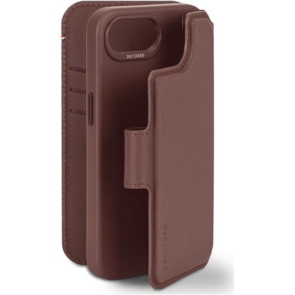 Decoded Detachable Wallet Housse iPhone 17e MagSafe Etui avec Coque Détachable en Cuir Véritable Porte-Monnaie - Chocolate Brown