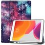 Mobigear Tri-Fold Gel Coque iPad 8 (2020) Etui en TPU,Similicuir + Porte-crayon - Galaxie