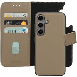 Mobiparts Housse Samsung Galaxy S24 MagSafe Etui avec Coque Détachable en Cuir Véritable Porte-Monnaie - Taupe