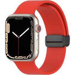 Mobigear Sport Mag Bracelet Silicone Apple Watch Fermeture magnétique - 42/41/40/38 mm - Rouge