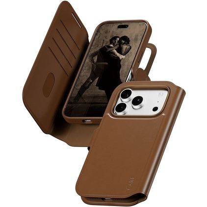CARE by PanzerGlass Tango Two-in-One iPhone 18 Pro MagSafe Coque Étui 2en1 avec coque amovible Portefeuille - Marron