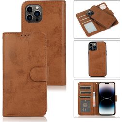 Mobigear Wallet Housse iPhone 15 Pro Etui avec Coque Détachable Porte-Monnaie - Marron
