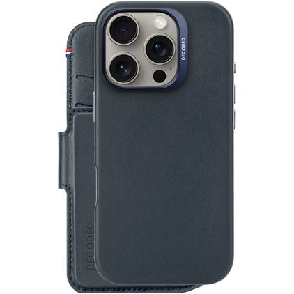 Decoded Detachable Wallet Housse iPhone 16 Pro MagSafe Etui avec Coque Détachable en Cuir Véritable Porte-Monnaie - Bleu Marin